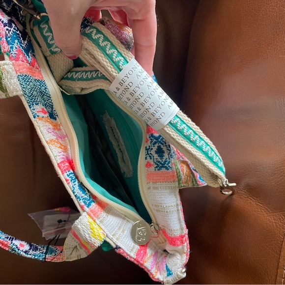 America & Beyond Daphne Small Tote NWT - Picture 5 of 9